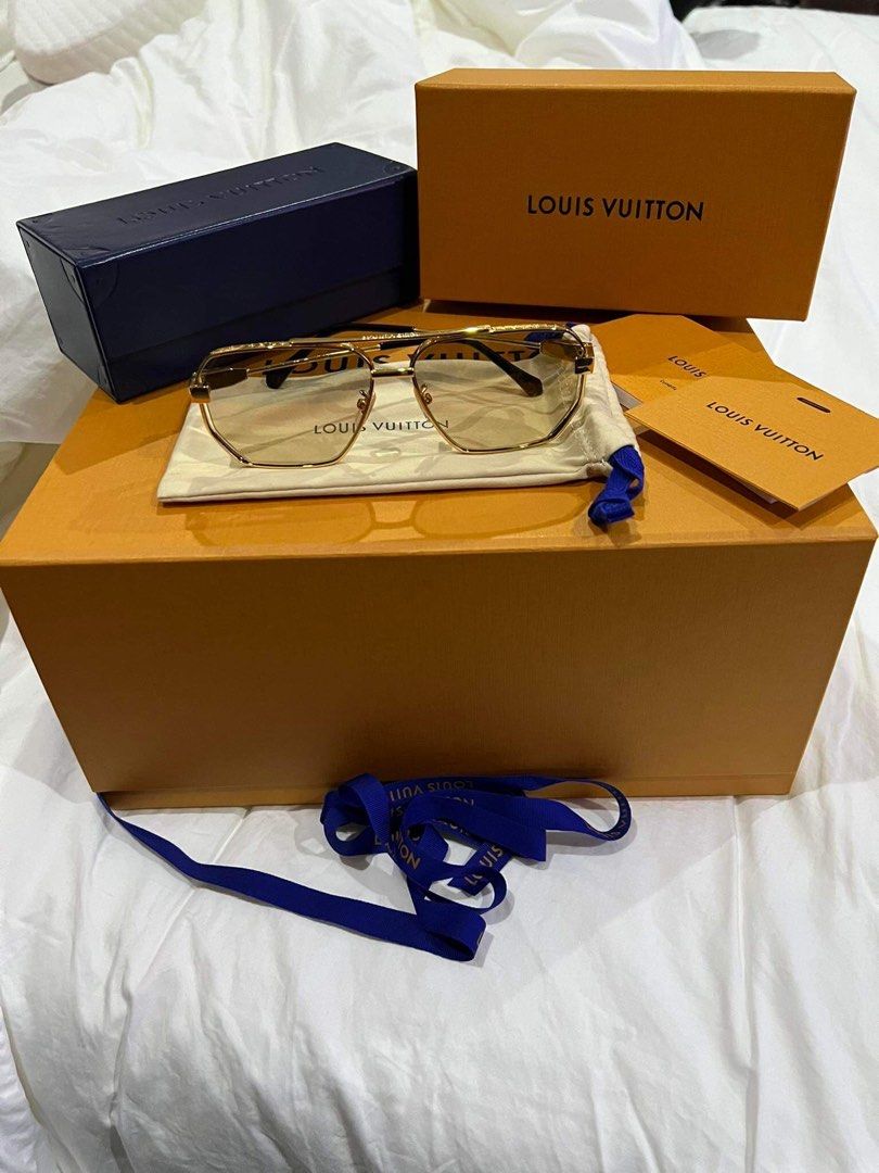 LV MNG PILOT SUNGLASSES Luxury Accessories on Carousell