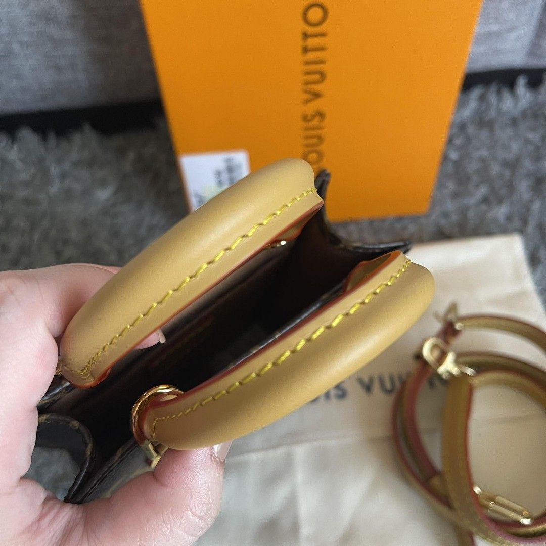 LV petit sac plat on Carousell