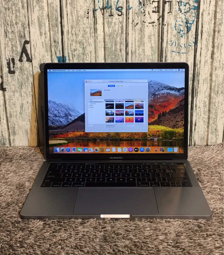 Macbook Pro ( 13inch 2017 Touchbar , Four Thunderbolt 3 Ports ) OS