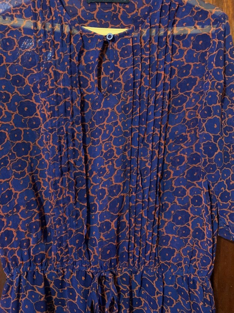 Maldita Printed Dress (Category: Dresses) located in Makati City. Submitted by Prettynette (Listing ID 1237514064, Image 3). Description: Very good condition No flaw Blue & orange printed dress .