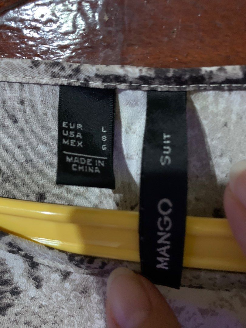 Mango Suit Dress (Category: Dresses) located in Makati City. Submitted by Prettynette (Listing ID 1237514322, Image 2). Description: Very good condition No flaw .