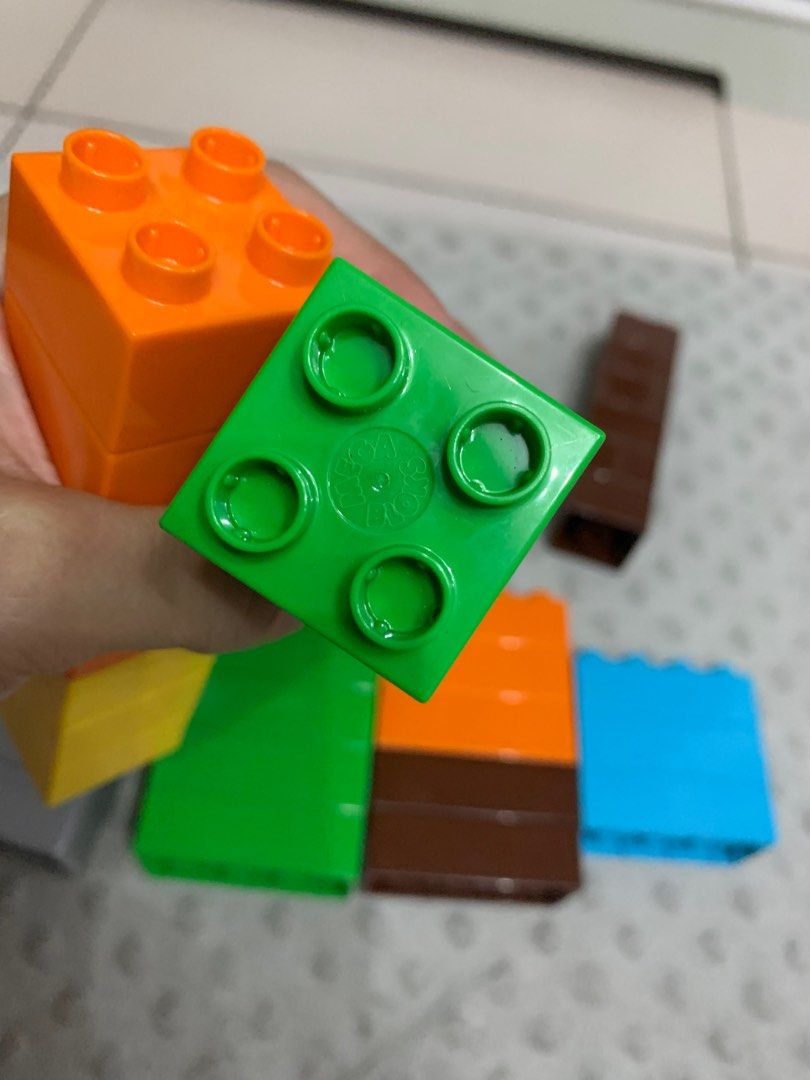Mega bloks vs discount duplo