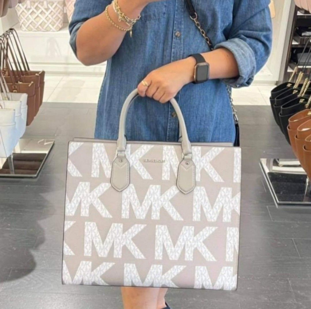 Michael Kors MK Everly Large Graphic Logo Conv Tote Multiple - $259 (39%  Off Retail) New With Tags - From Kash