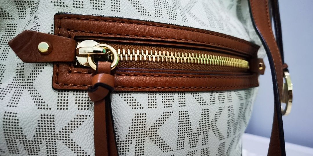 Michael kors fallon shoulder bag signature