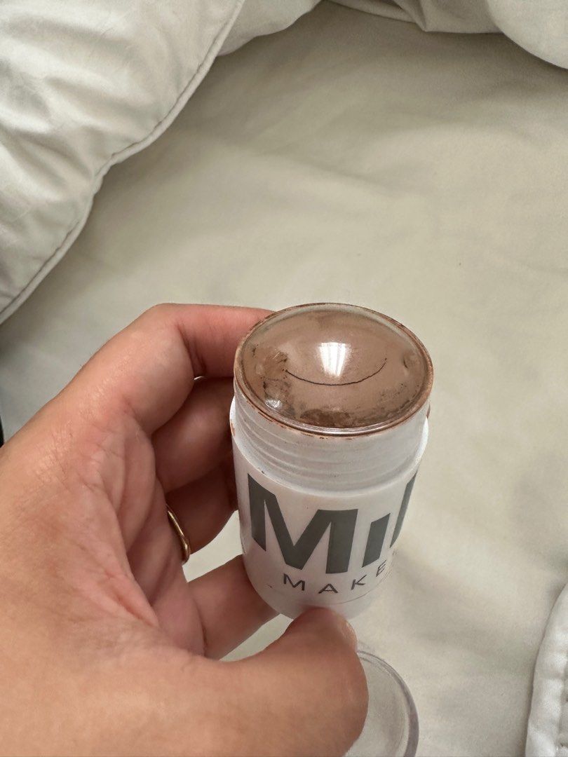 Milk makeup Bronzer Baked Full Size (Category: Makeup) located in Manila. Submitted by cutethangg (Listing ID 1237357219, Image 2). Description: Barely used, purchased in Sephora. Packaging easily gets dirty that’s why it looks super used but I’ve barely used this. .