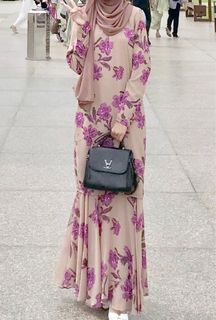 (Category: ) located in . Submitted by wardrobe2u_ (Listing ID 1237475792, Image 1). Description: .