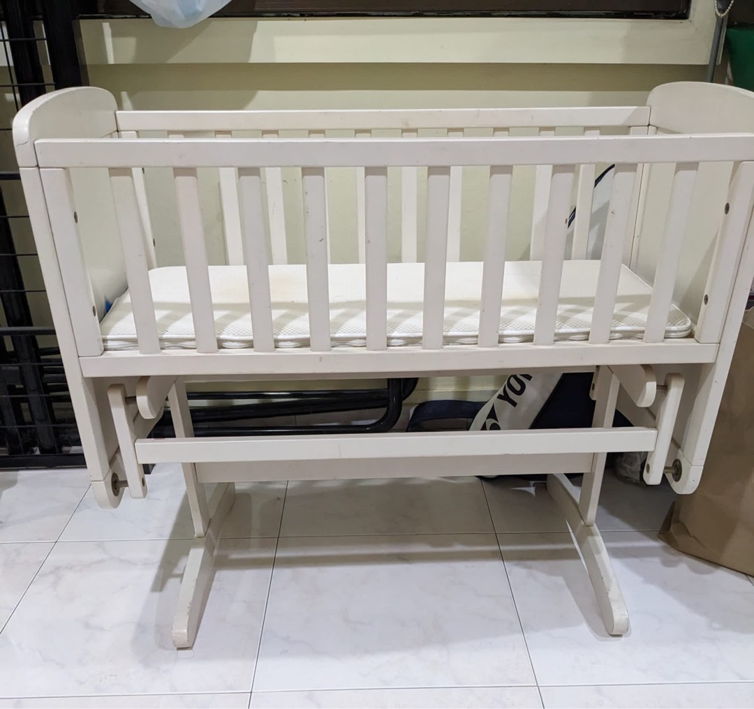 Mothercare deluxe gliding crib, Babies & Kids, Baby Nursery & Kids