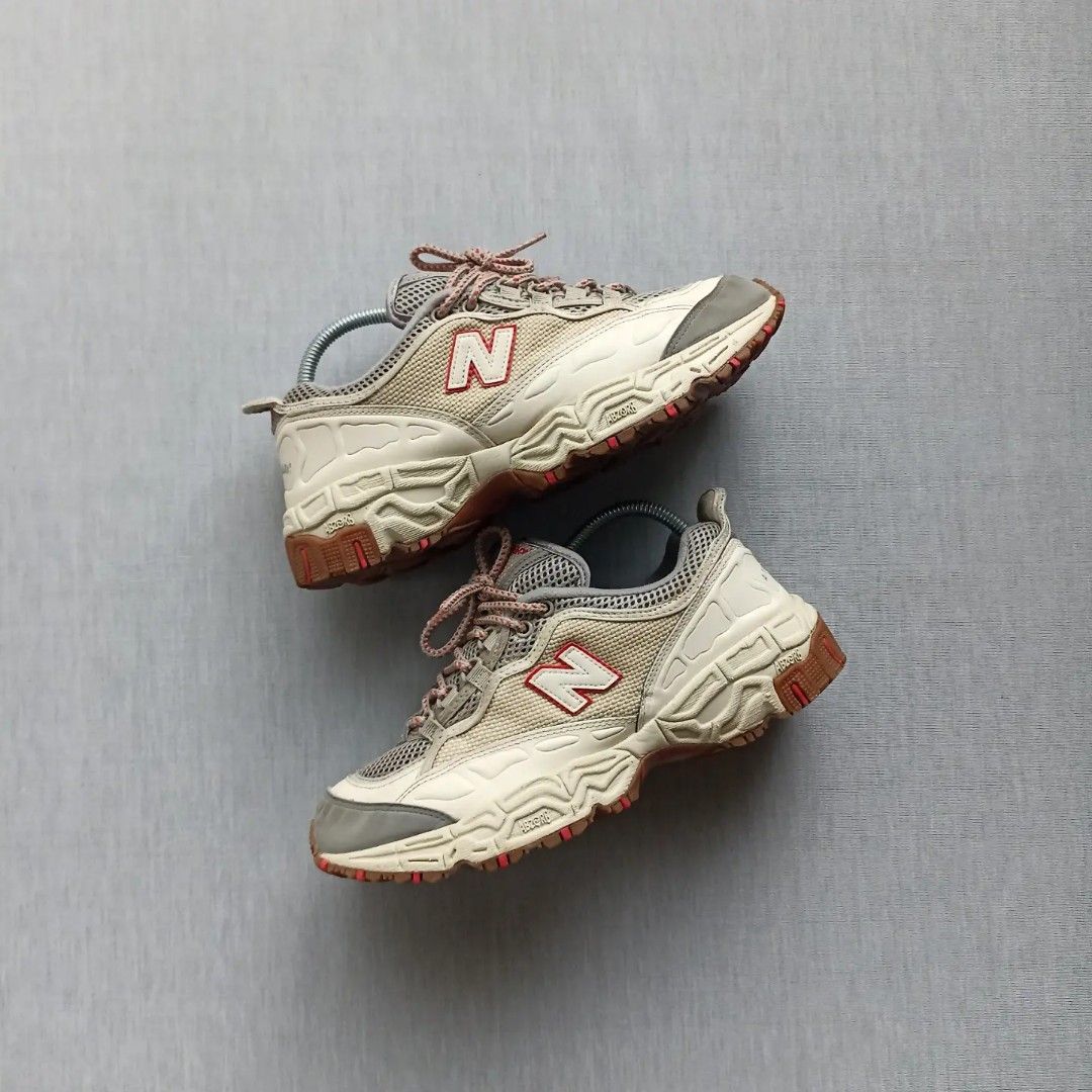 New Balance 801 Cream Fesyen Pria Sepatu Sneakers di Carousell