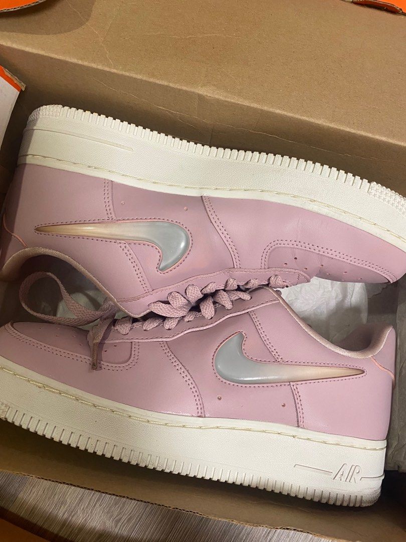 Nike air force 1 07 sales se premium trainers in pink