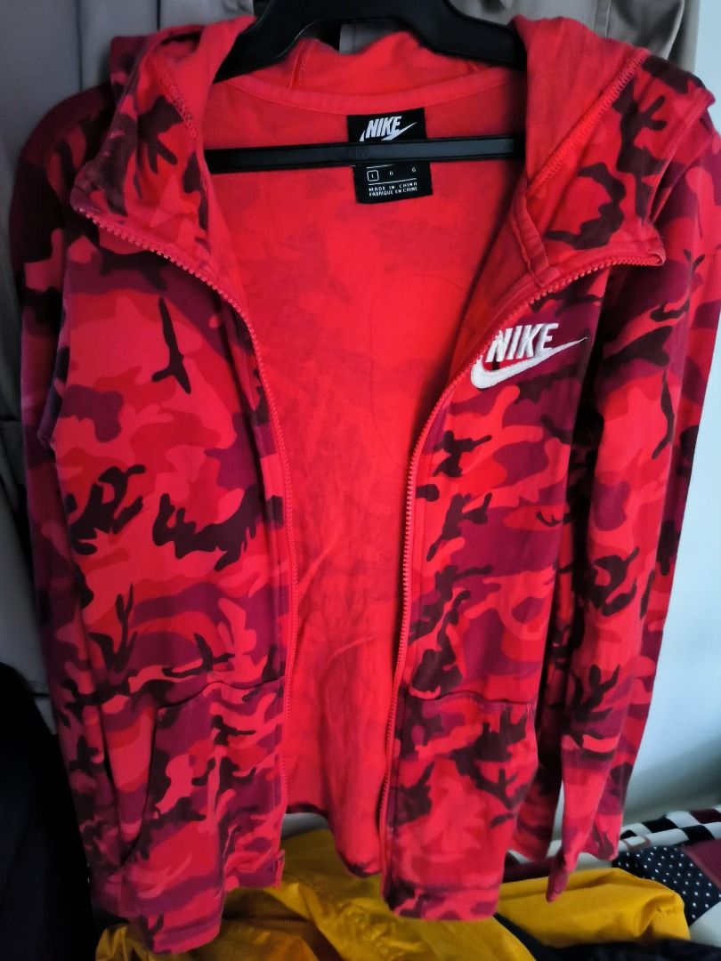Nike red camo hoodie discount