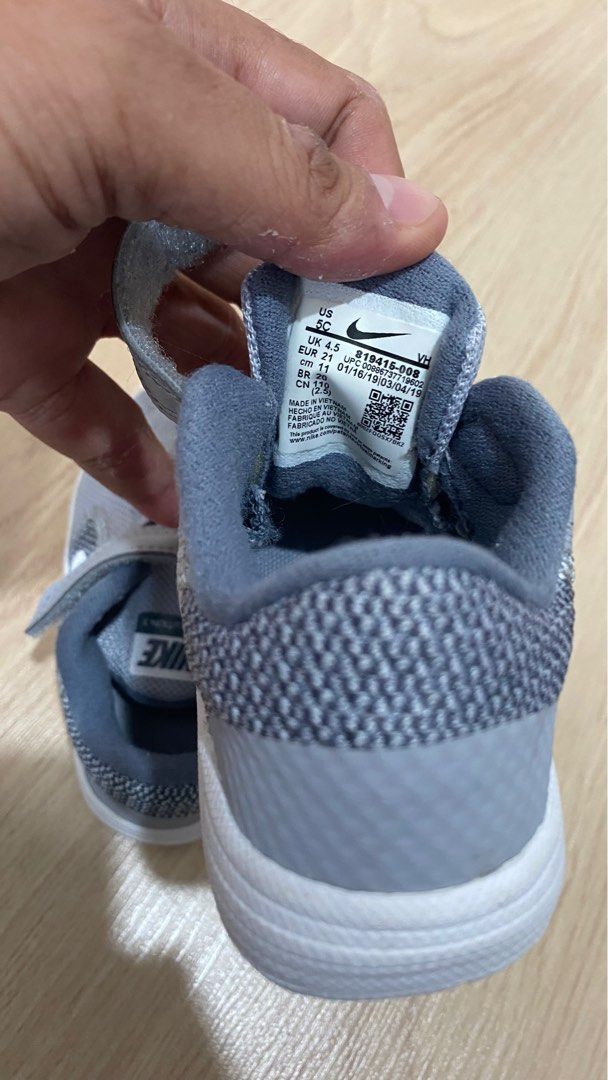 Nike revolution clearance 4 size 2.5