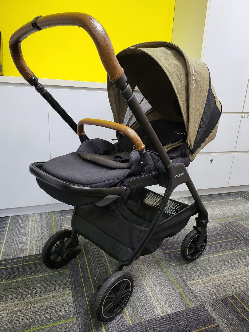 Nuna TRIV compact stroller and Pipa Car Seat, Babies & Kids, Going Out