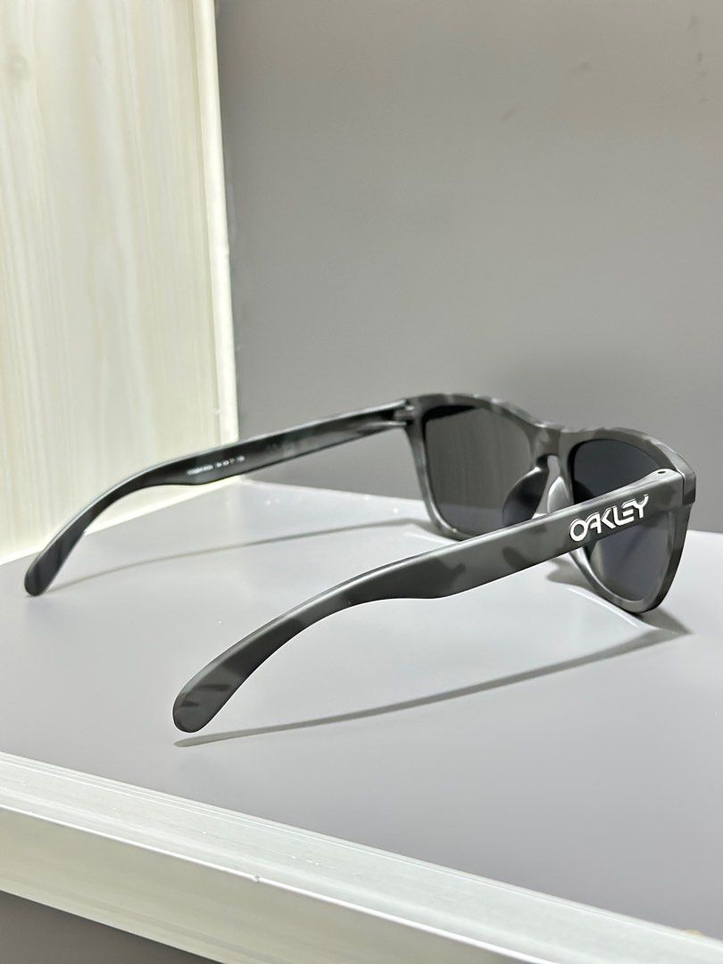 Oakley frogskins black best sale camo