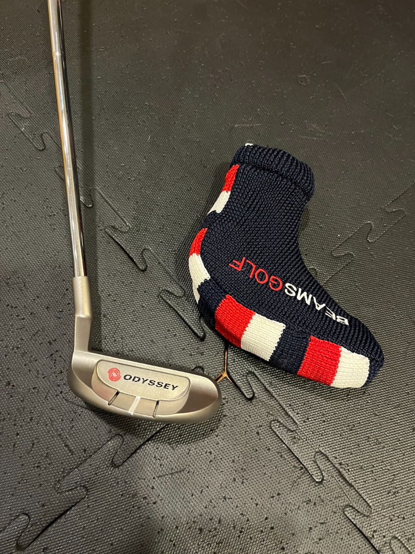 ODYSSEY XAct Chipper with BEAMs Golf club cover on Carousell