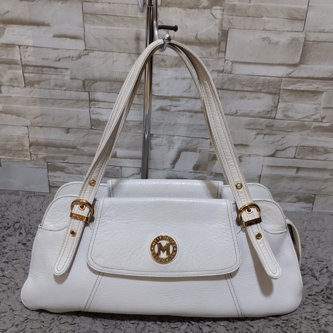 Metrocity large tote original, Luxury, Bags & Wallets on Carousell