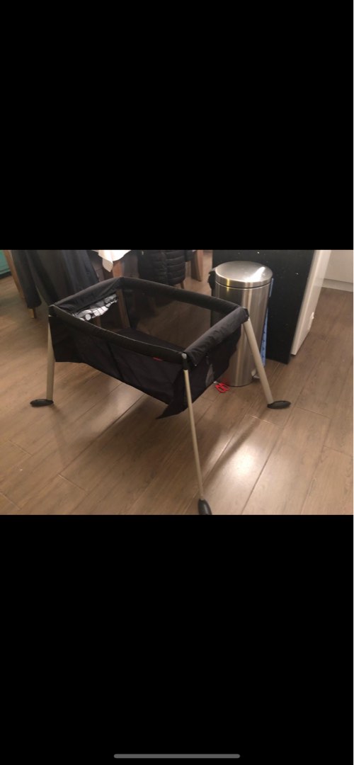 Phil and Teds Travel Cot v4, 兒童＆孕婦用品, 兒童傢具, 兒童傢具 嬰兒床 Carousell