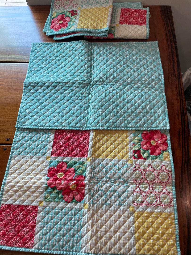 Pioneer Woman Placemat set on Carousell