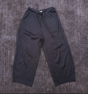(Category: ) located in . Submitted by THRIFT (Listing ID 1237368198, Image 1). Description: .