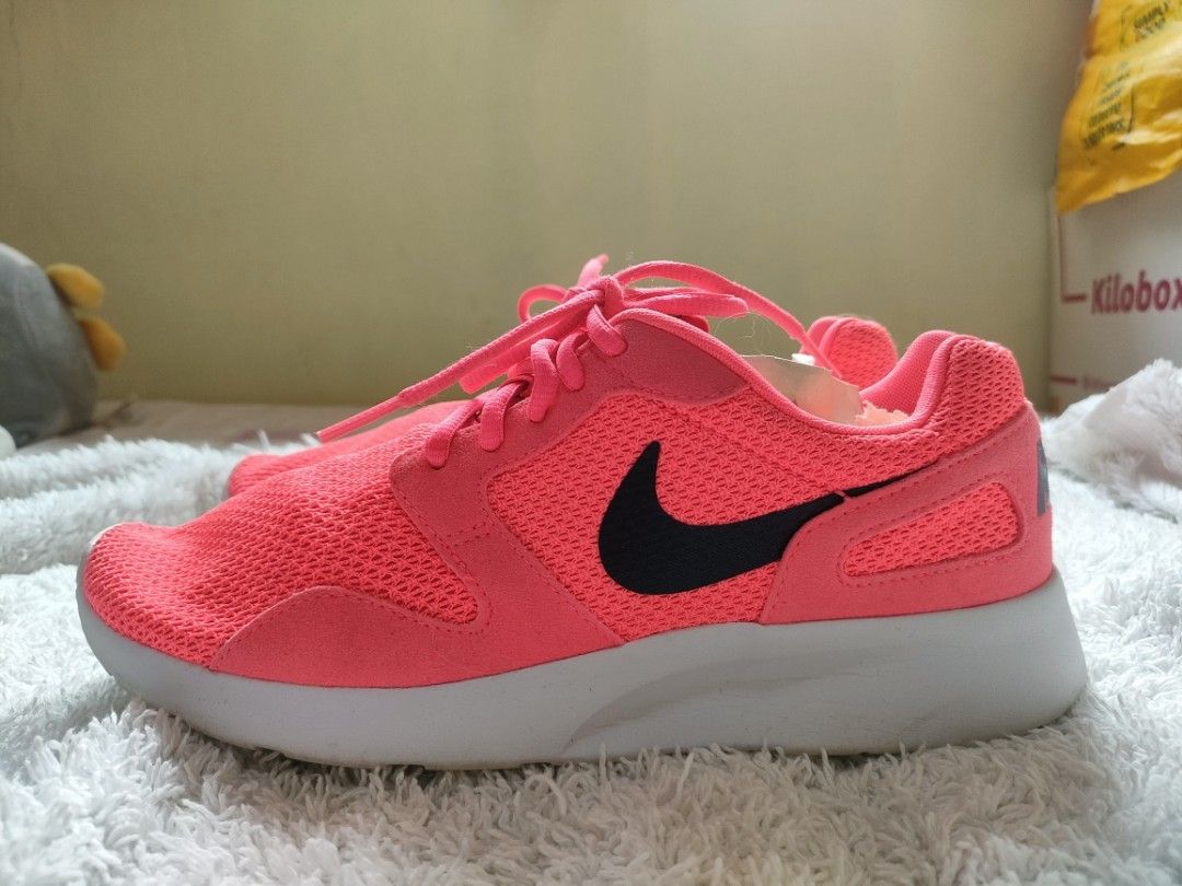 NIKE WOMEN S SHOES Women s Fashion Footwear Sneakers on Carousell
