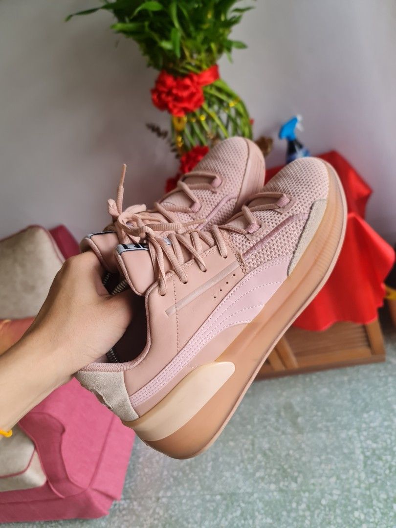 Puma clyde cheap court pink