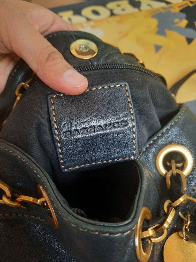 RABEANCO TWO WAY BAG (Category: Luxury Bags & Wallets) located in Batangas. Submitted by lynmejlight (Listing ID 1237405150, Image 2). Description: Rebeanco Two Way Bag. Soft leather material, ang ganda nya. Normalmsign of used only. Minimal fadings sa mga corner at sa lips ng bag pero hindi halata..