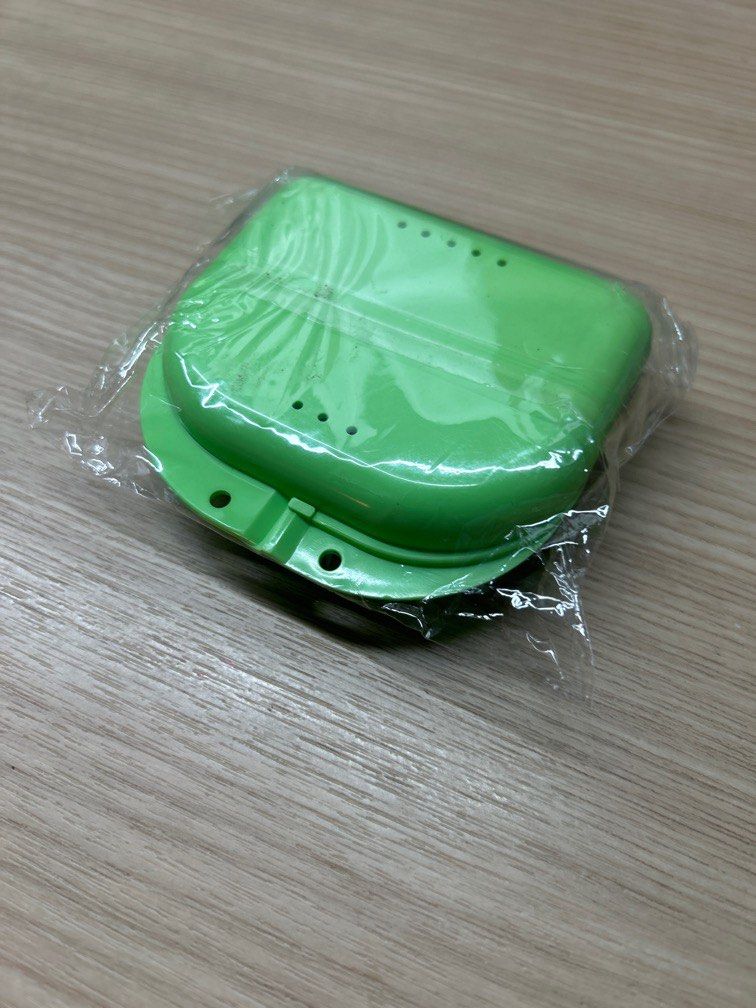Retainer box (Category: Everything Else) located in Singapore. Submitted by jsy_tartaglia (Listing ID 1237490149, Image 1). Description: Brand new just message if want to buy.