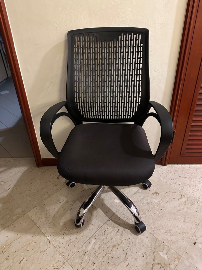 Rotating chair for writing desk., Furniture & Home Living, Furniture