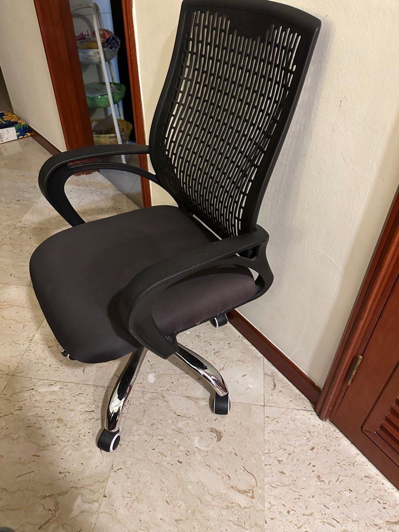 Rotating chair for writing desk., Furniture & Home Living, Furniture