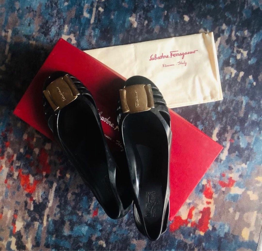 Jelly shoes hotsell ferragamo asli