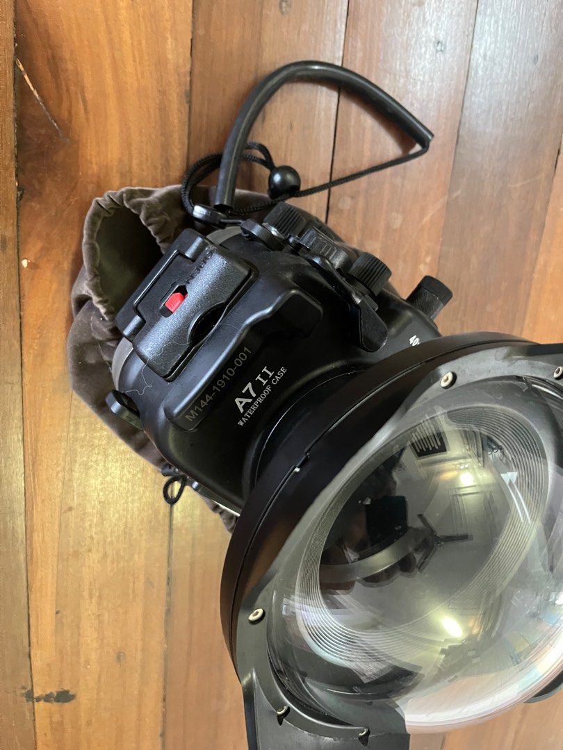 Sony a7s2 underwater housing with dome. (Category: Other Photography Accessories) located in Manila. Submitted by olxph_400275733 (Listing ID 1237400051, Image 1). Description: Dome port enables one to use almost any lens from wide to standard.