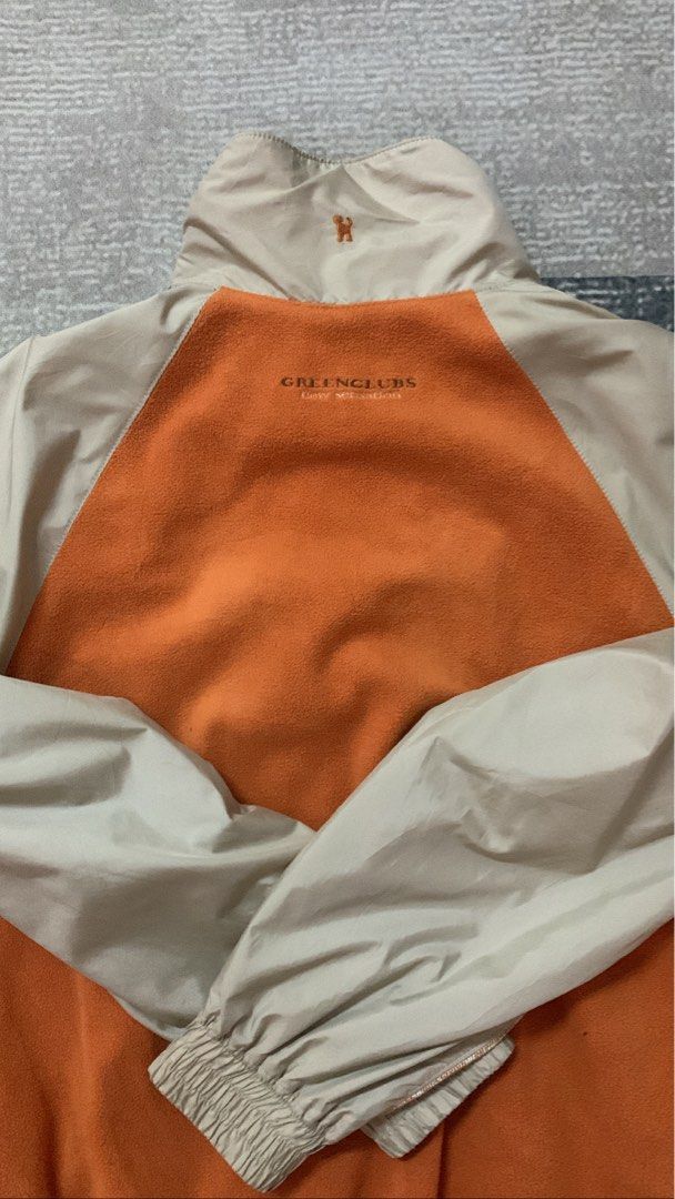 Sweater (Category: Coats, Jackets and Outerwear) located in Gombak. Submitted by lyzzz_ (Listing ID 1237407537, Image 3). Description: Size S Pit (21) Labuh(25.