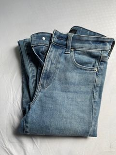 Uniqlo Ultra Stretch Jeans (Damaged) in Blue