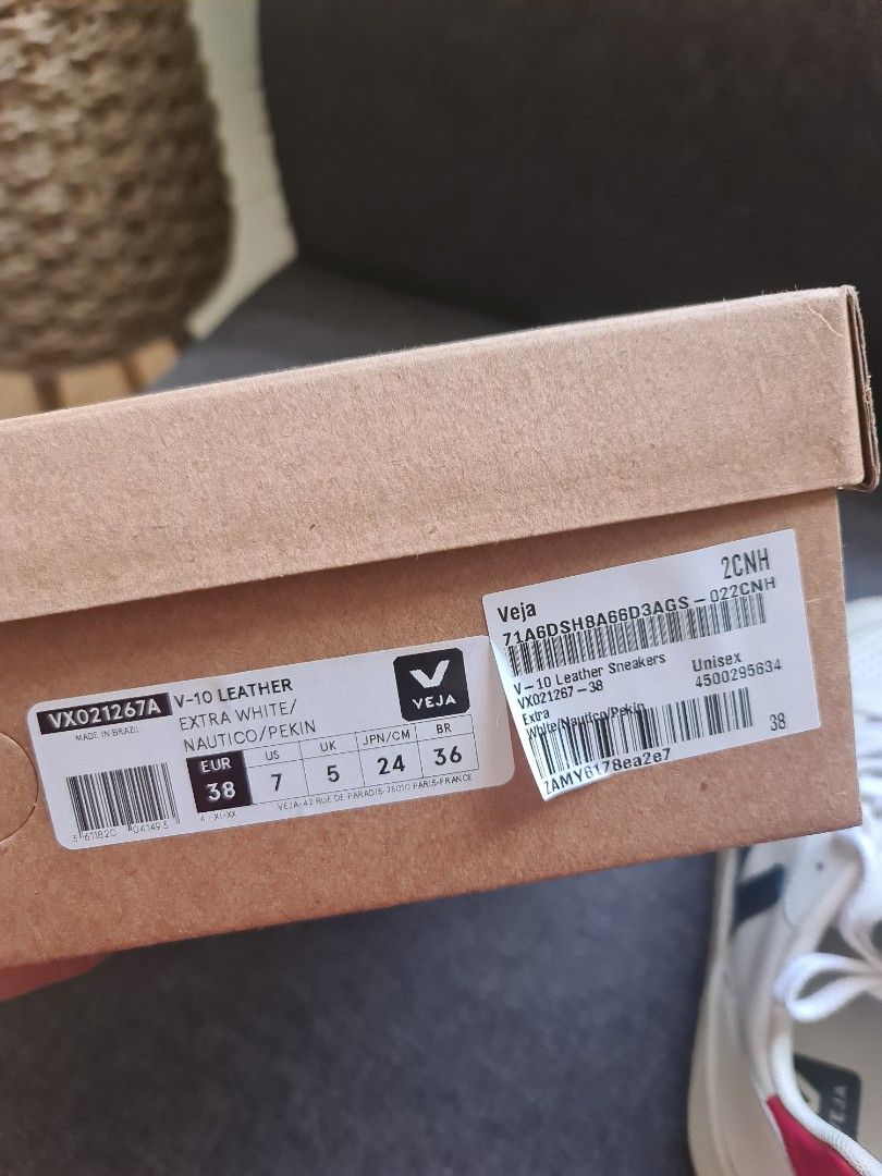 Veja on sale v1 36