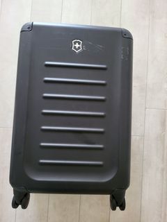 Victorinox Spectra 2.0 26.7"  luggage