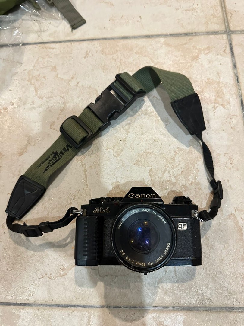 Vintage Canon Camera ( not working and prop only), Photography, Cameras