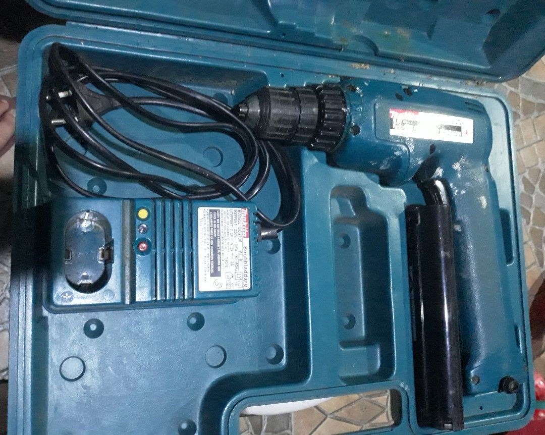 Vintage MAKITA 6095D (Category: Home Improvement Tools & Accessories) located in Caloocan City. Submitted by tinshaoshop (Listing ID 1237396932, Image 1). Description: This listing is for pre-owned VINTAGE MAKITA 6095D 9.6V 3/8" Cordless Drill Driver & One Battery in great condition for its age. This unit has been fully tested and it is fully functional. Has scuffs & scratches from previous normal use. Please check the photos for more detail. Fro