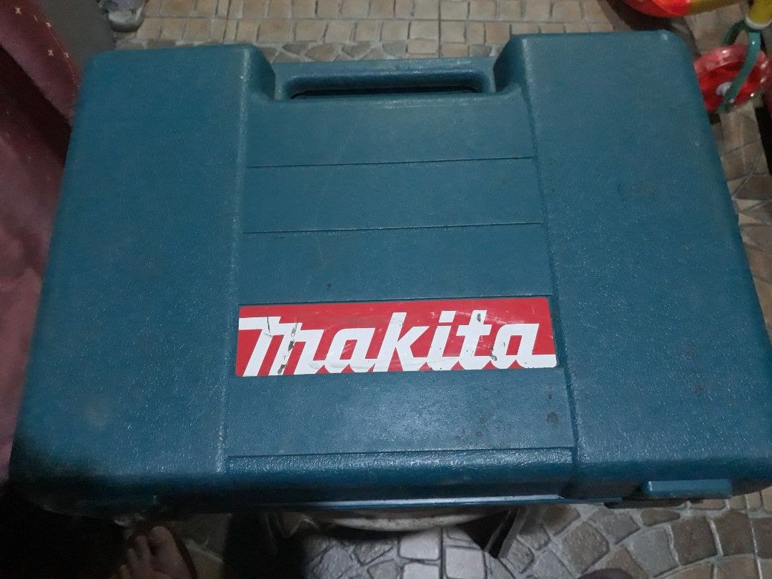 Vintage MAKITA 6095D (Category: Home Improvement Tools & Accessories) located in Caloocan City. Submitted by tinshaoshop (Listing ID 1237396932, Image 2). Description: This listing is for pre-owned VINTAGE MAKITA 6095D 9.6V 3/8" Cordless Drill Driver & One Battery in great condition for its age. This unit has been fully tested and it is fully functional. Has scuffs & scratches from previous normal use. Please check the photos for more detail. Fro