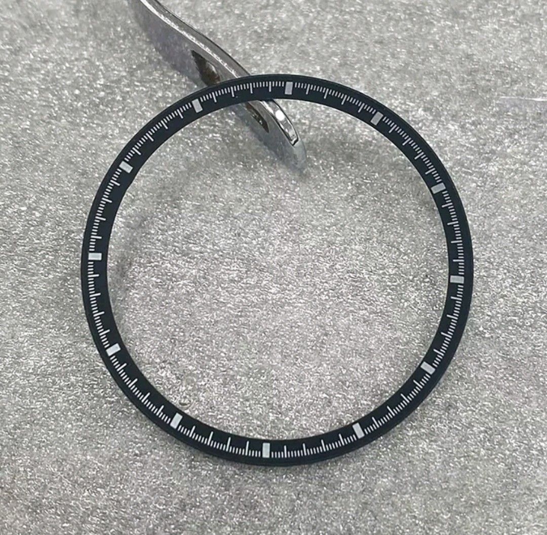 WATCH CHAPTER RING (Category: Watches) located in Johor Bahru. Submitted by vzrnlrvzi (Listing ID 1237370518, Image 2). Description: Watch Chapter Ring Specification Material: Copper Outer ring diameter: 31.3mm Inner diameter: 27.5mm Applicable model: for NH 35/36 4R 6R Seiko SKX007 SKX009 NEW SROD.