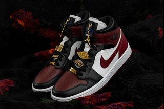 (Category: ) located in . Submitted by icywardrobe (Listing ID 1237516486, Image 1). Description: .