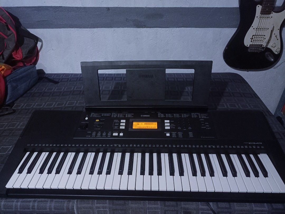 YAMAHA PSR E343, Hobbies & Toys, Music & Media, Musical Instruments on ...