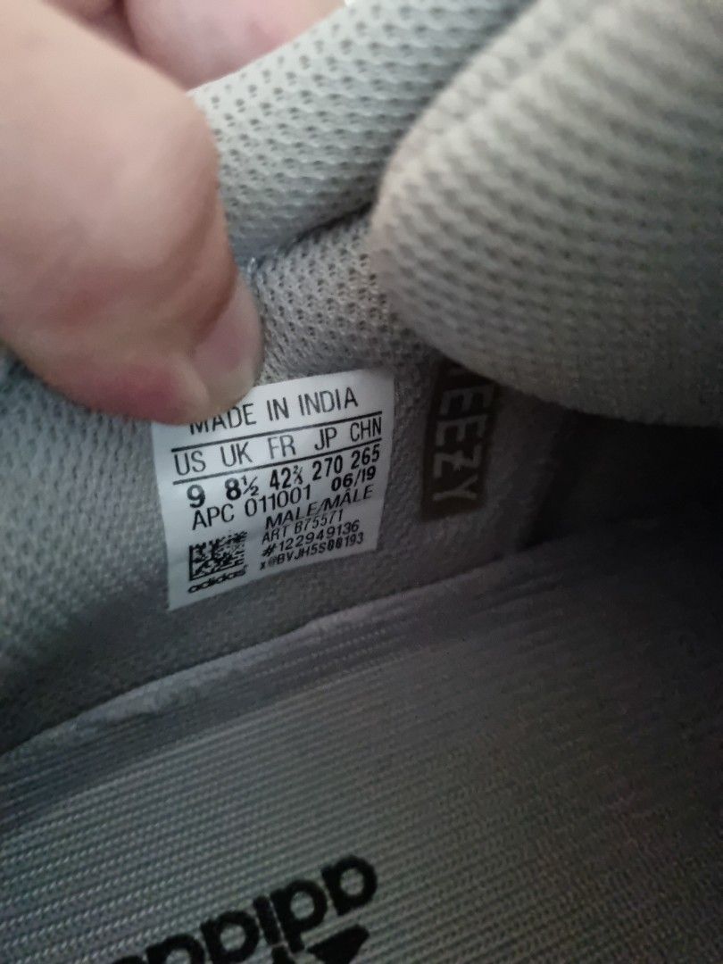 Yeezy 700 2024 inside tag
