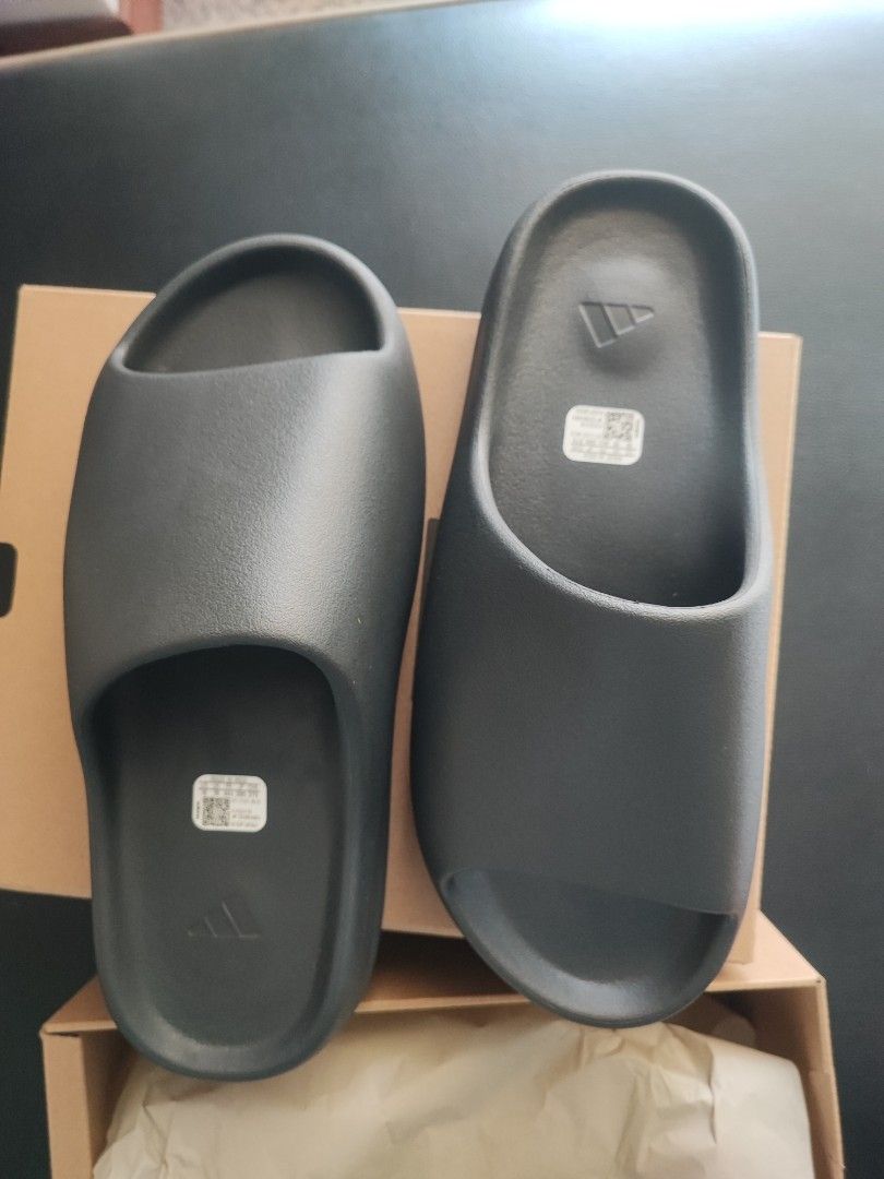 Yeezy Slides Onyx US10 /UK10