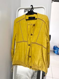 (Category: ) located in . Submitted by belikemepreloved (Listing ID 1237385017, Image 1). Description: .