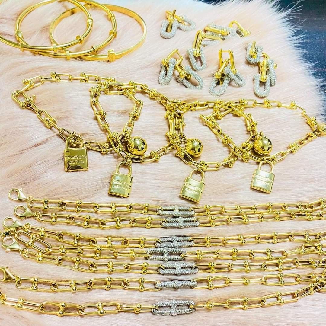 Gold au750 best sale