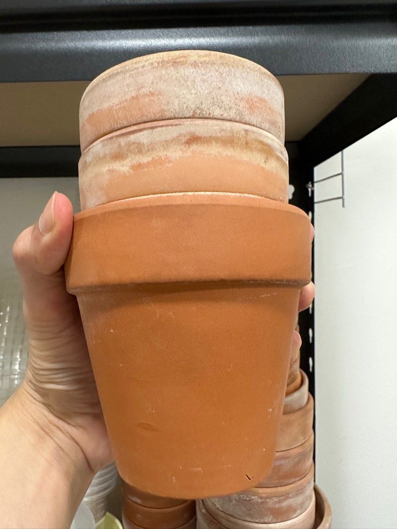 30 used terracotta pots various size., Furniture & Home Living