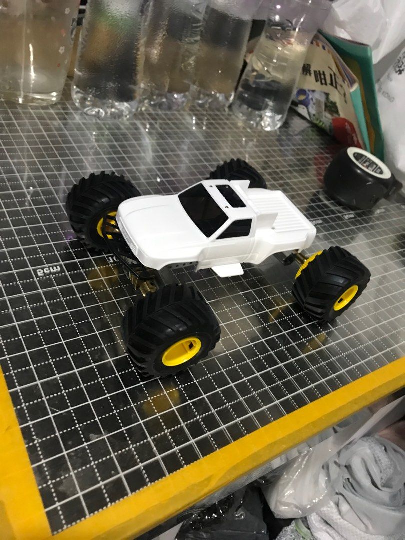 Bonzai Kraze 4WD EP off-road Truck, 興趣及遊戲, 玩具& 遊戲類- Carousell