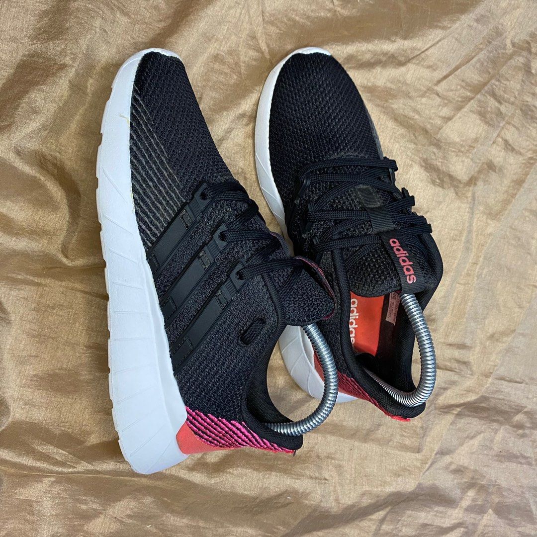Adidas questar flow black pink clearance