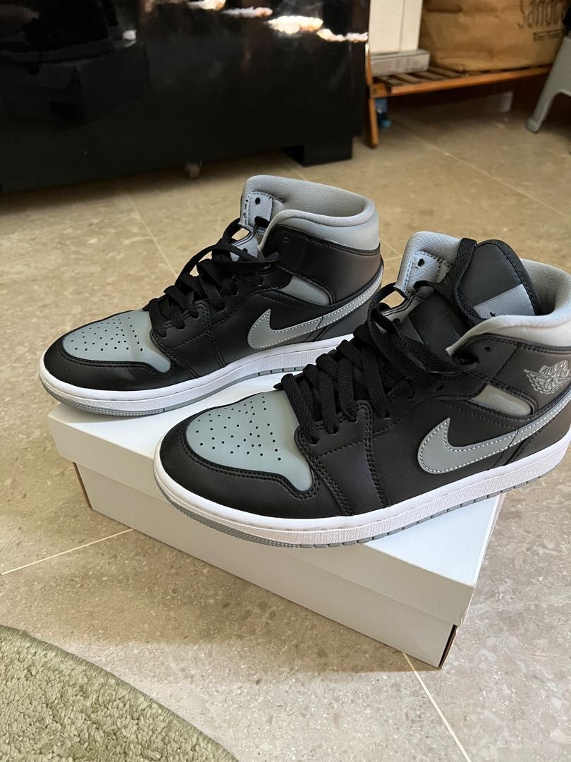 Air jordan 1 mid size 7.5 shop