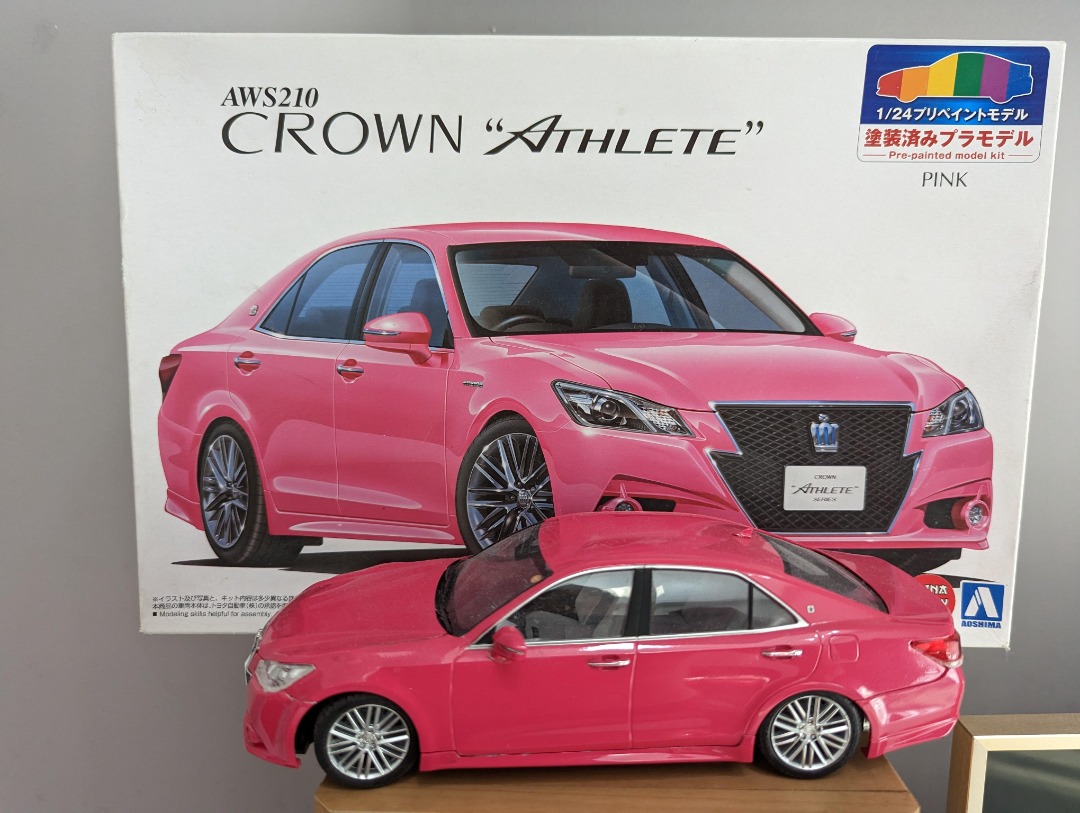 Aoshima Toyota Crown Athlete AWS210 Pink Pre Painted 1/24