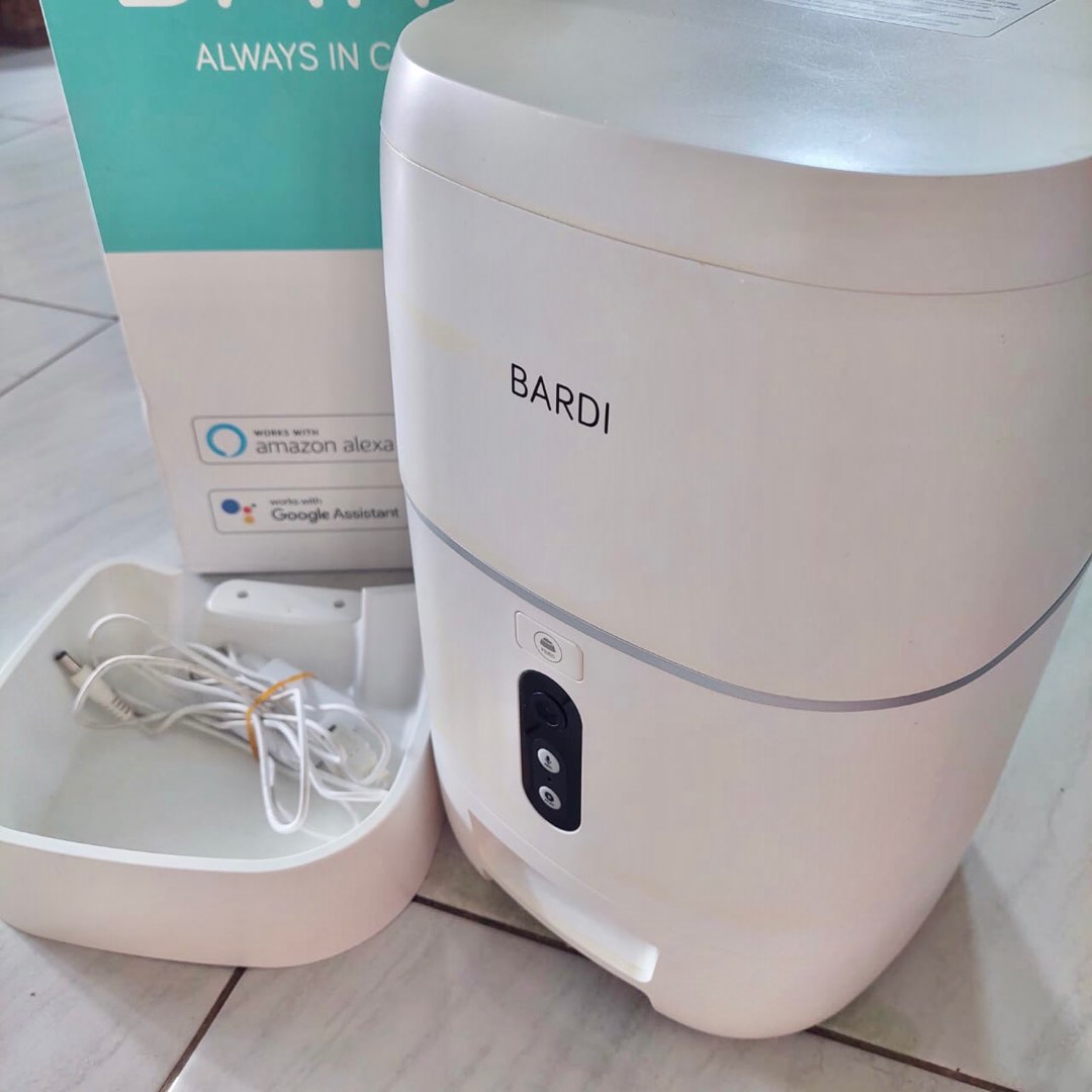 Bardi Pet Feeder Smart Wifi Preloved on Carousell